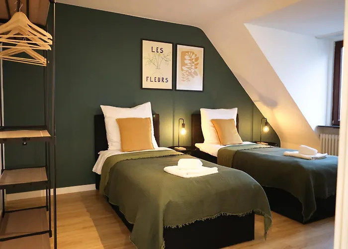 Nalia Homes - Elegant *